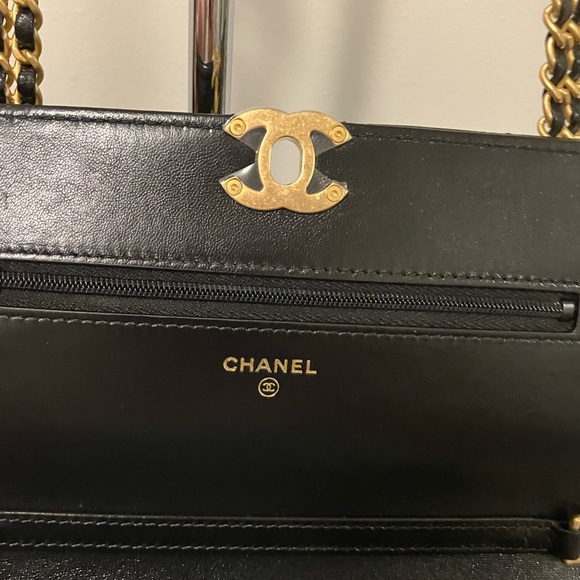 CHANEL O-Mini Sac - Picture 3 of 5